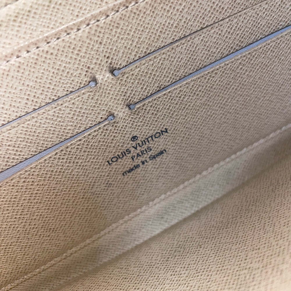 ✨Louis Vuitton Damier Zippy Wallet✨ - Picture 8 of 13